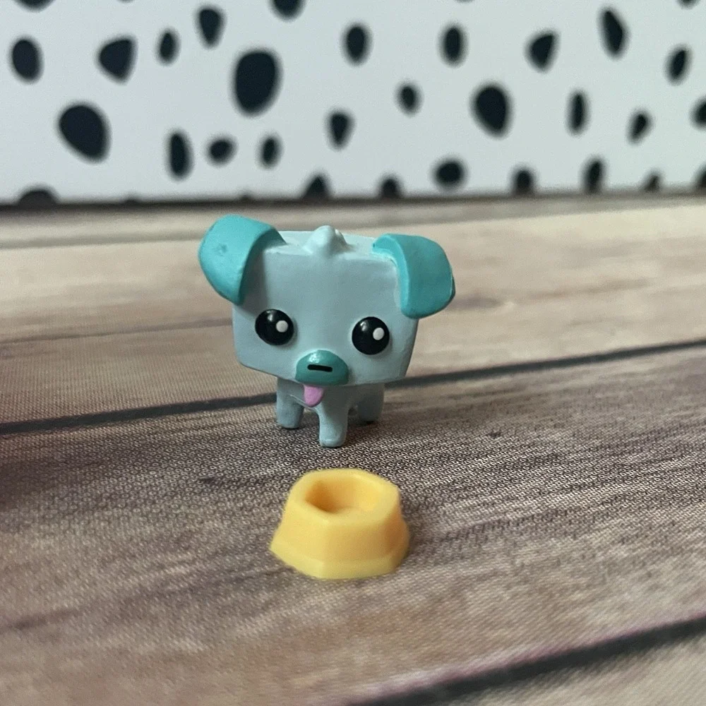 Animal Jam Pet House And Toy Figure pink house Blue Dog with bowl